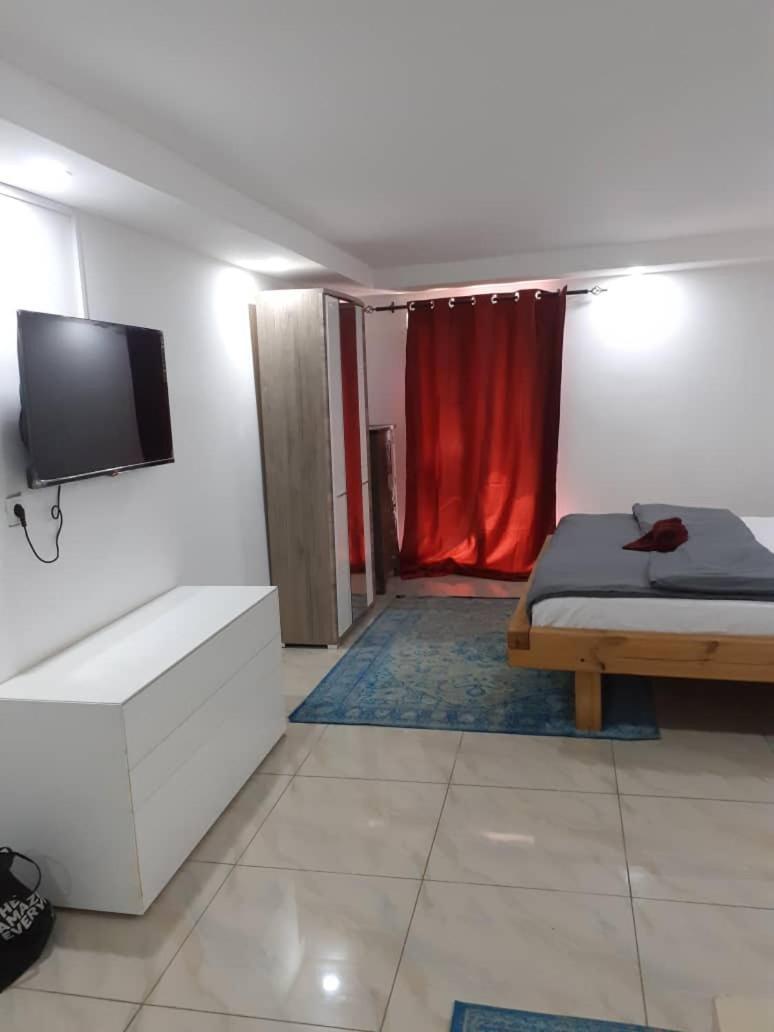 Mai Hotel Конакри Екстериор снимка